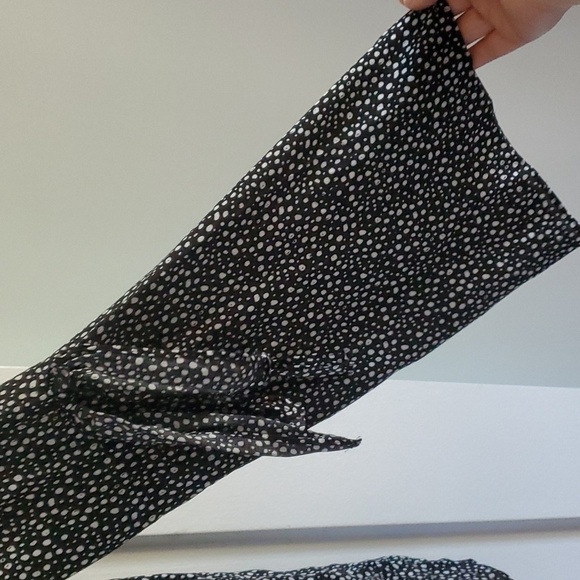 Velvet By Graham and Spencer polkadot blouse size medium - Picture 5 of 6